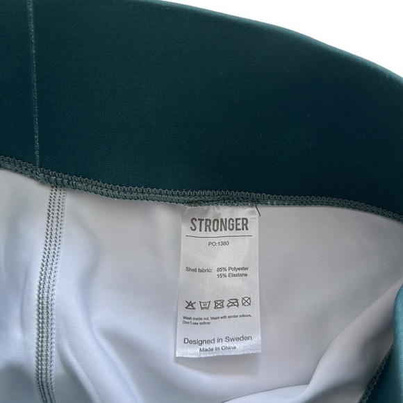 Stronger Floral Pattern Yosemite Leggings - Size XS - Picture 4 of 12